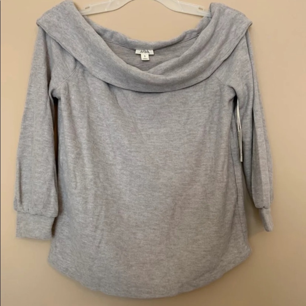Oatmeal off the shoulder Long Sleeve Top
